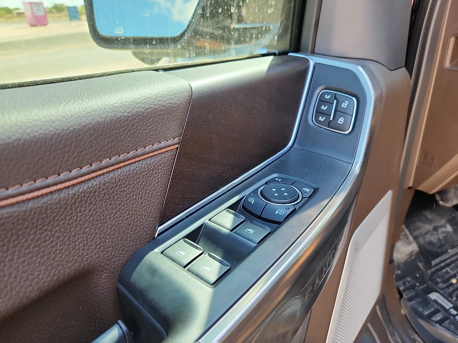 New 2026 Agate Black Metallic Ford King Ranch image 15