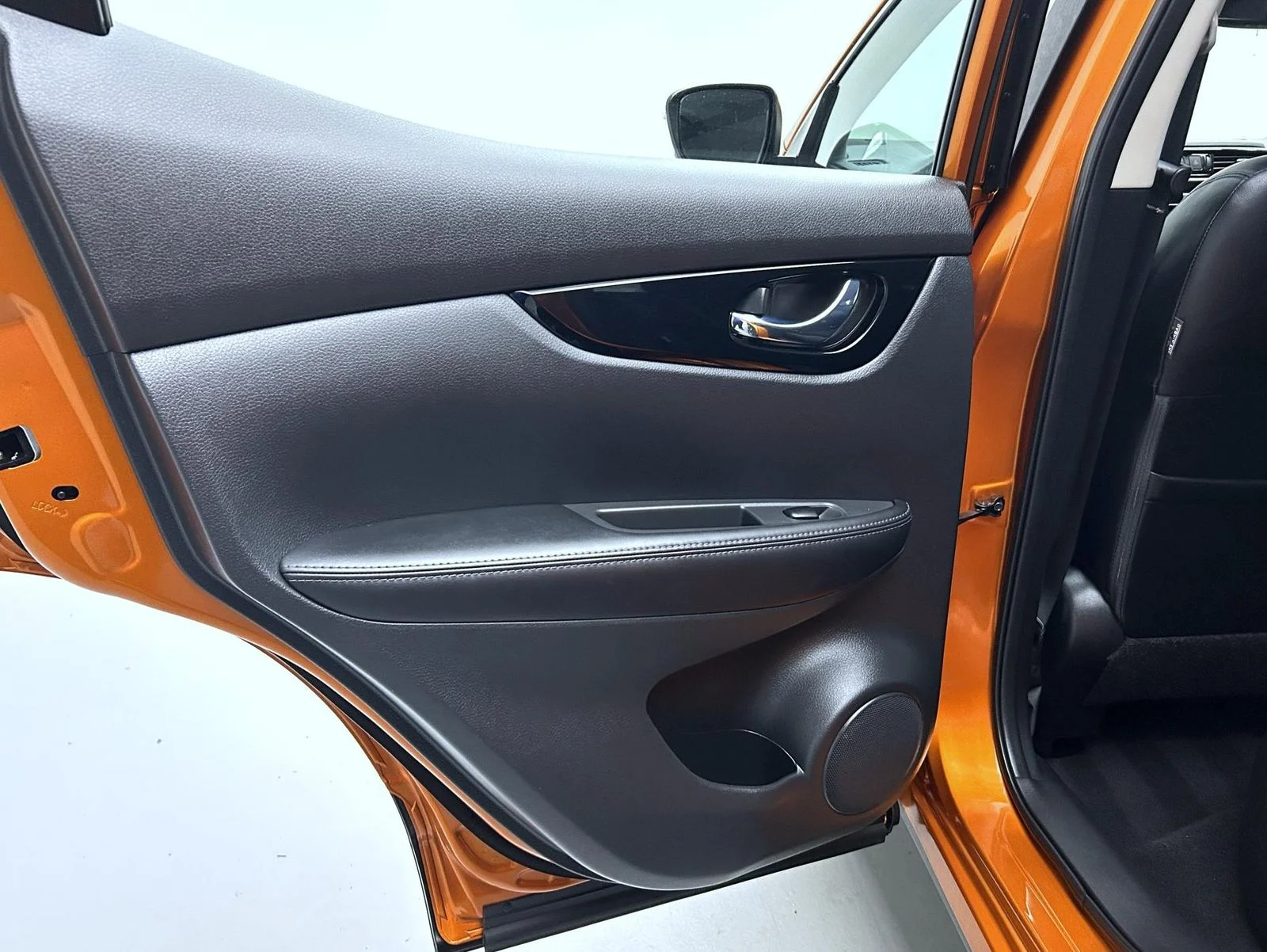 Used 2022 Orange Nissan SL image 20