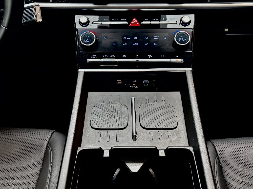 Used 2025 Rockwood Green Hyundai SEL image 18