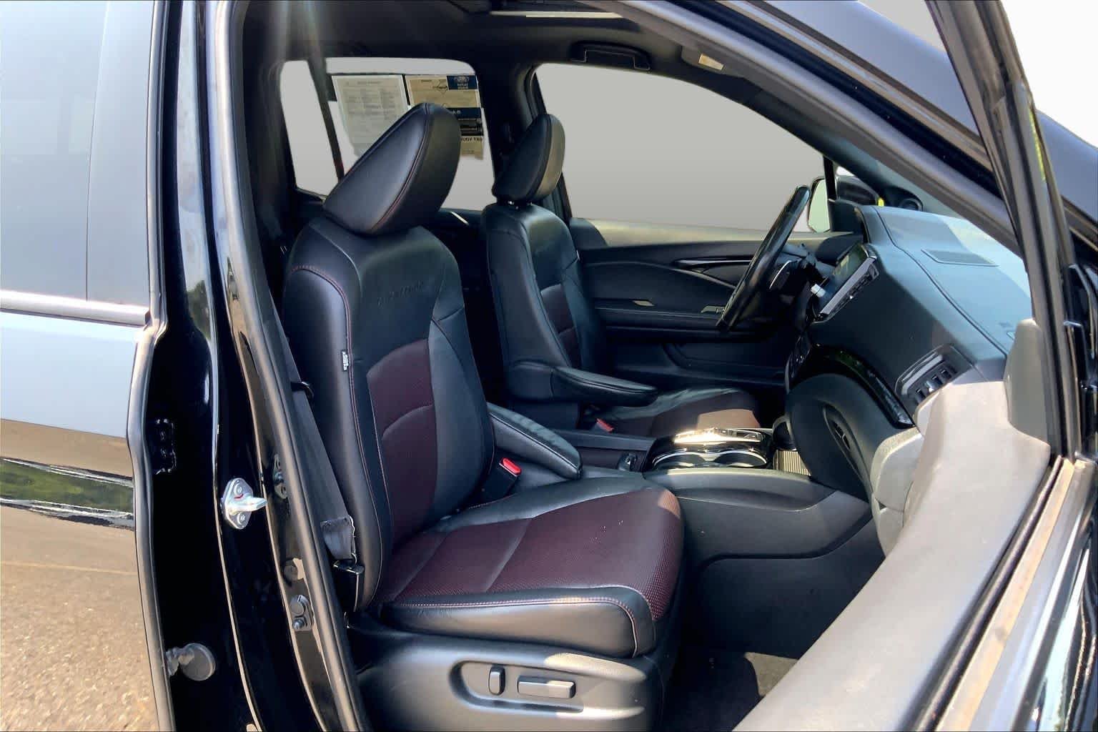 Certified Used 2023 Crystal Black Pearl Honda Black Edition image 8