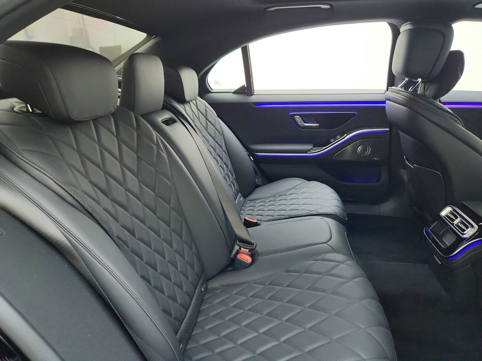 New 2026 Black Mercedes-Benz S 580e 4MATIC® Sedan image 42