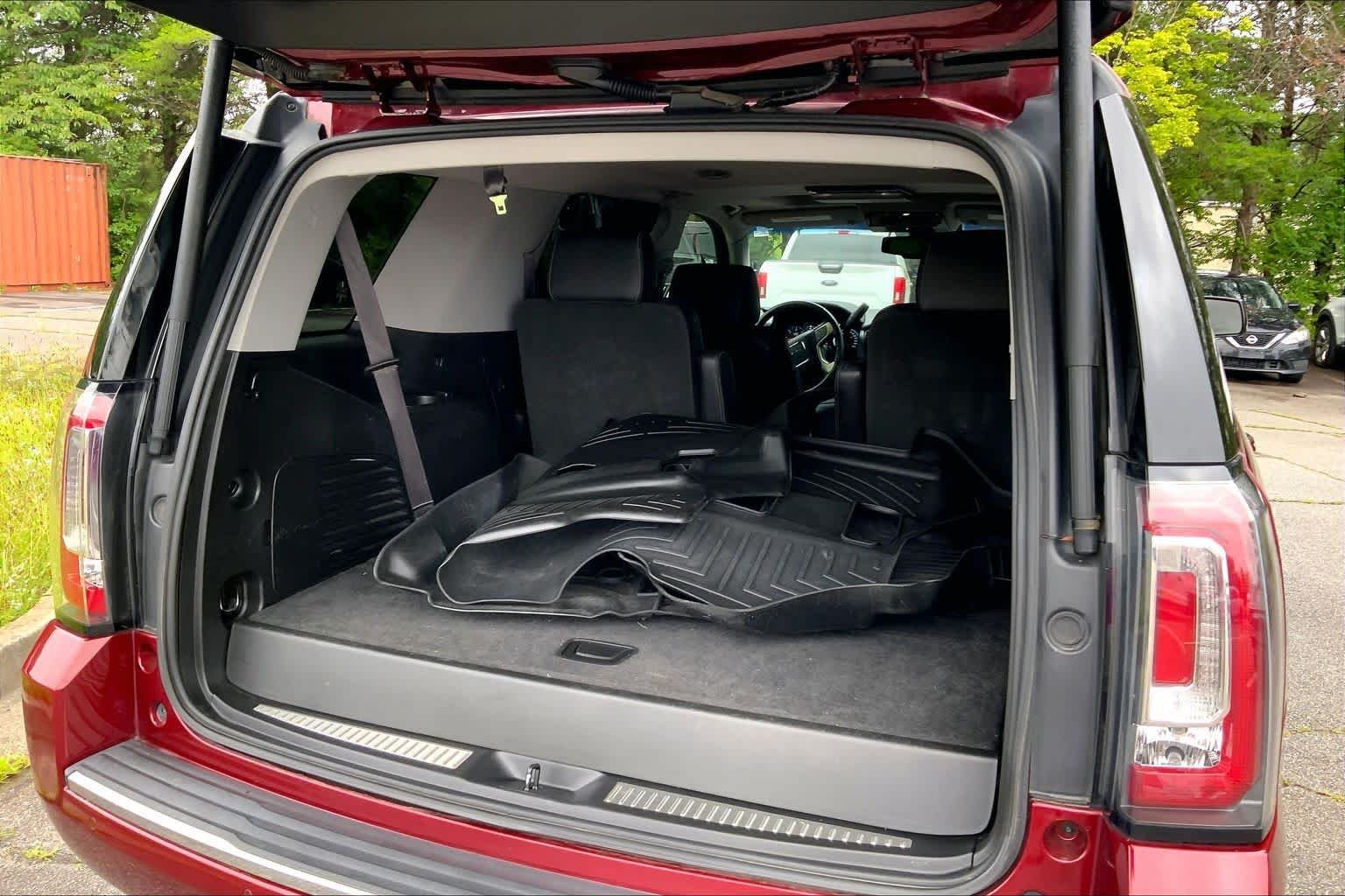 Used 2017 Crimson Red Tintcoat GMC Denali image 33