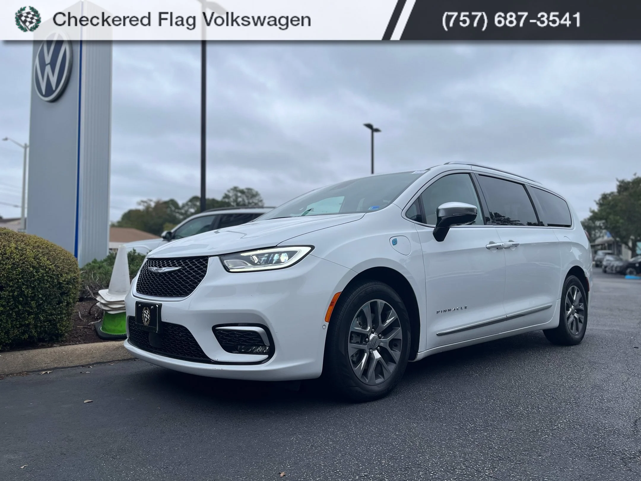 Used 2023 Bright White Clearcoat Chrysler Pinnacle image 1