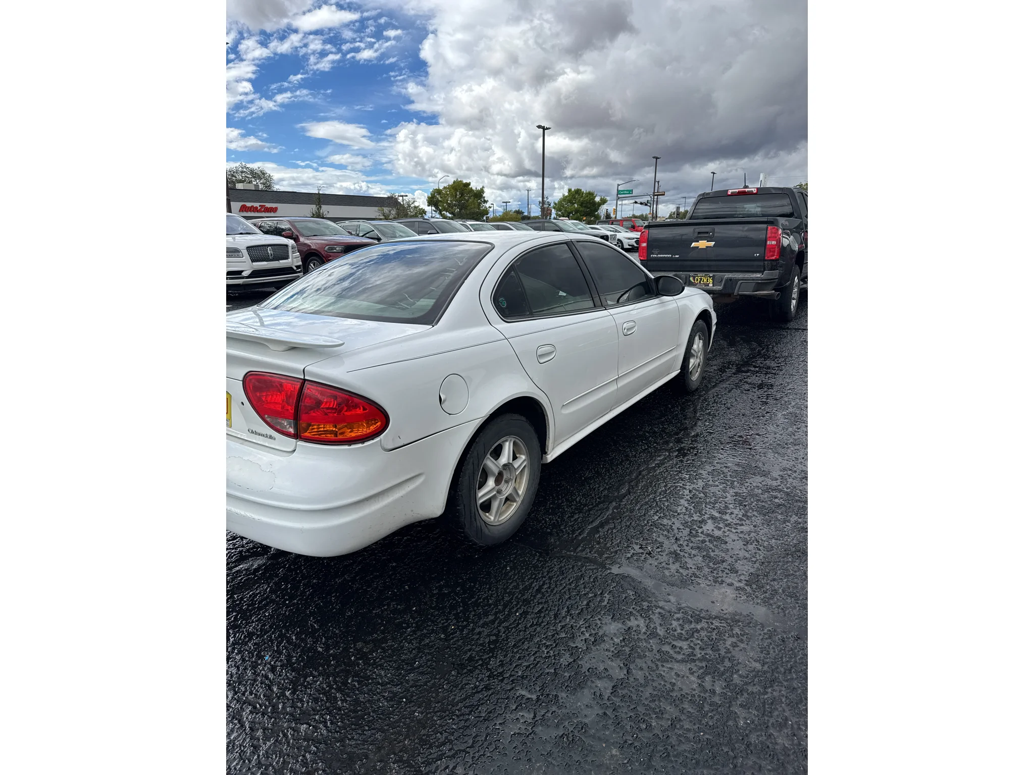 Used 2004  Oldsmobile GL1 image 3