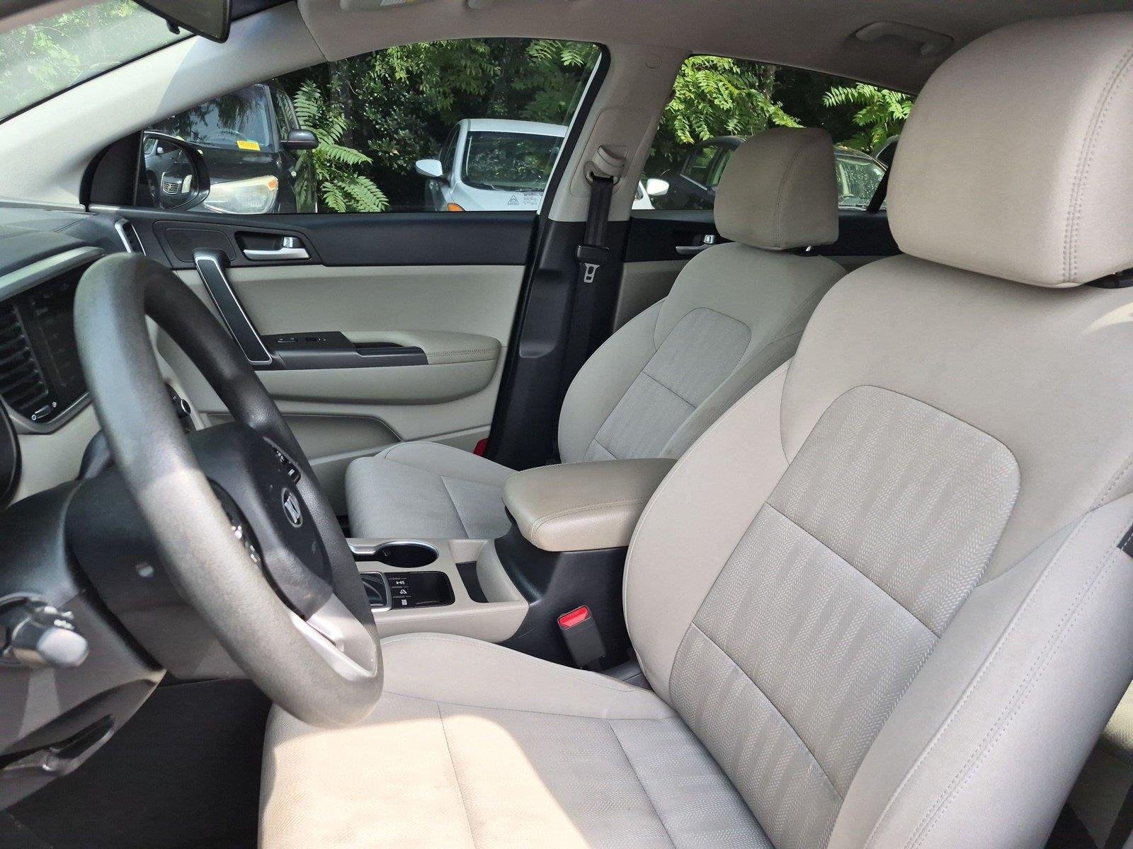 Used 2020 Clear White Kia LX image 18