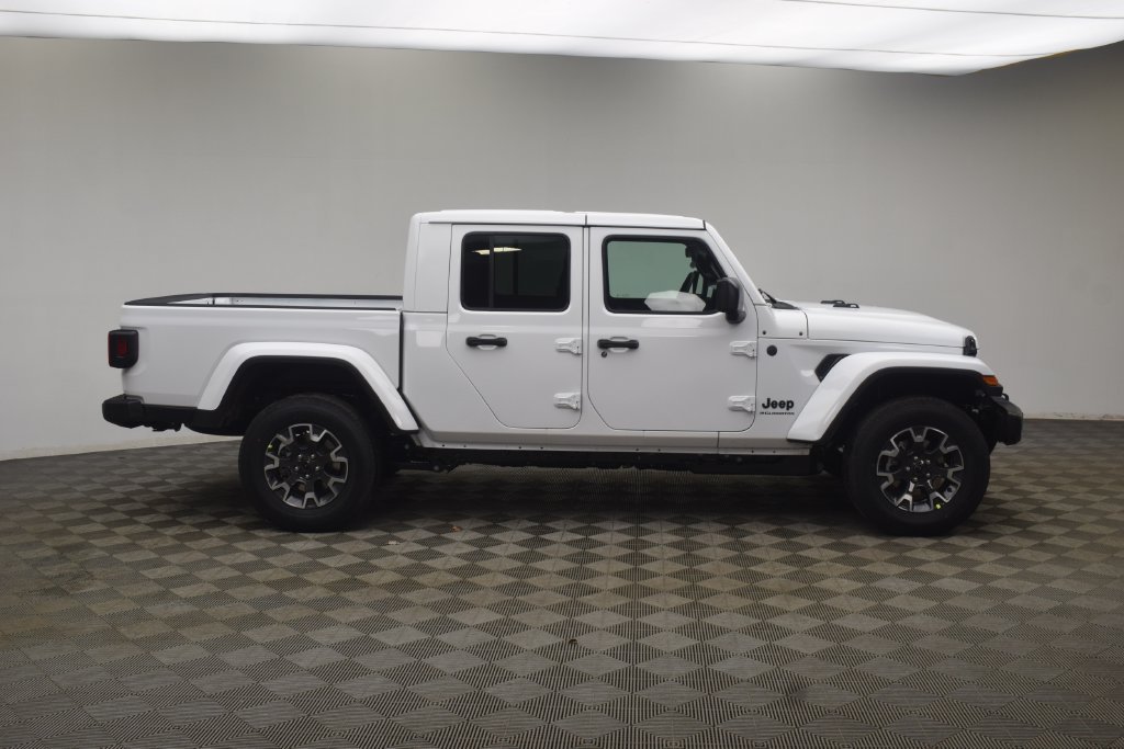 New 2026 Bright White Clear-Coat Exterior Paint Jeep Sahara image 3