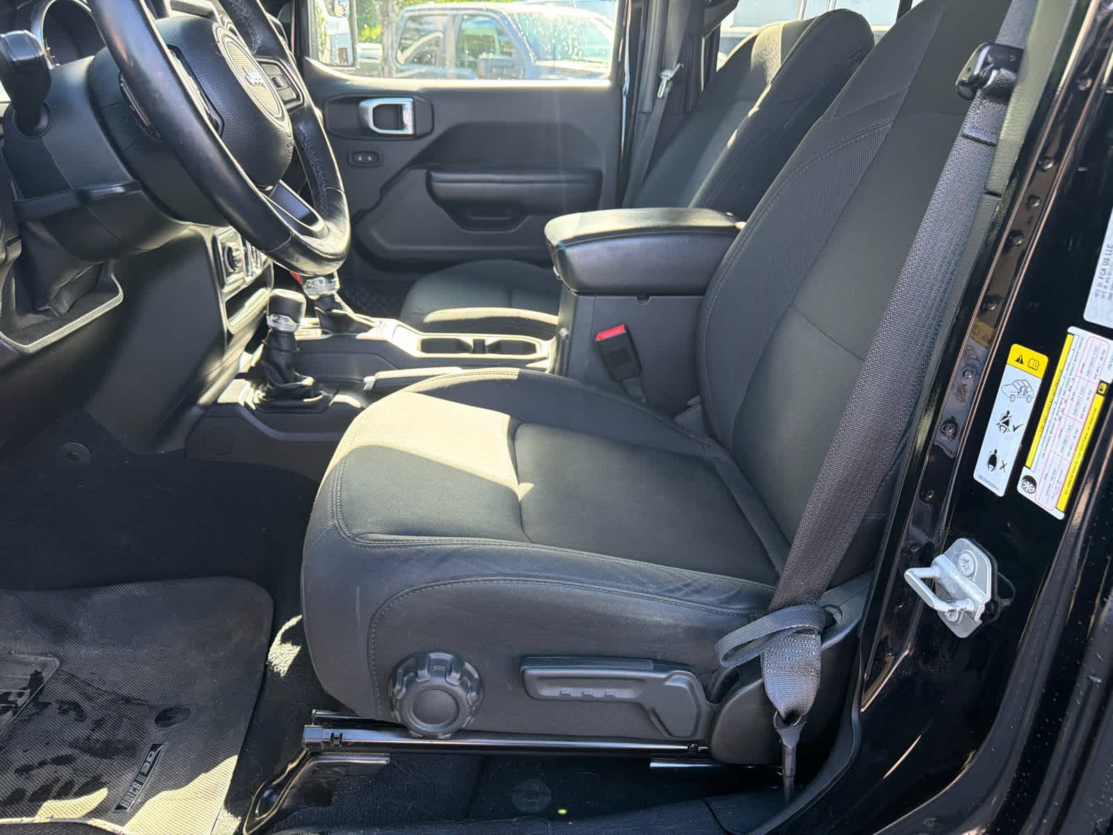 Used 2018 Black Clearcoat Jeep Sport S image 11