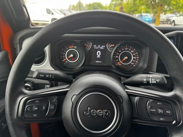 Certified Used 2025  Jeep Sport image 20