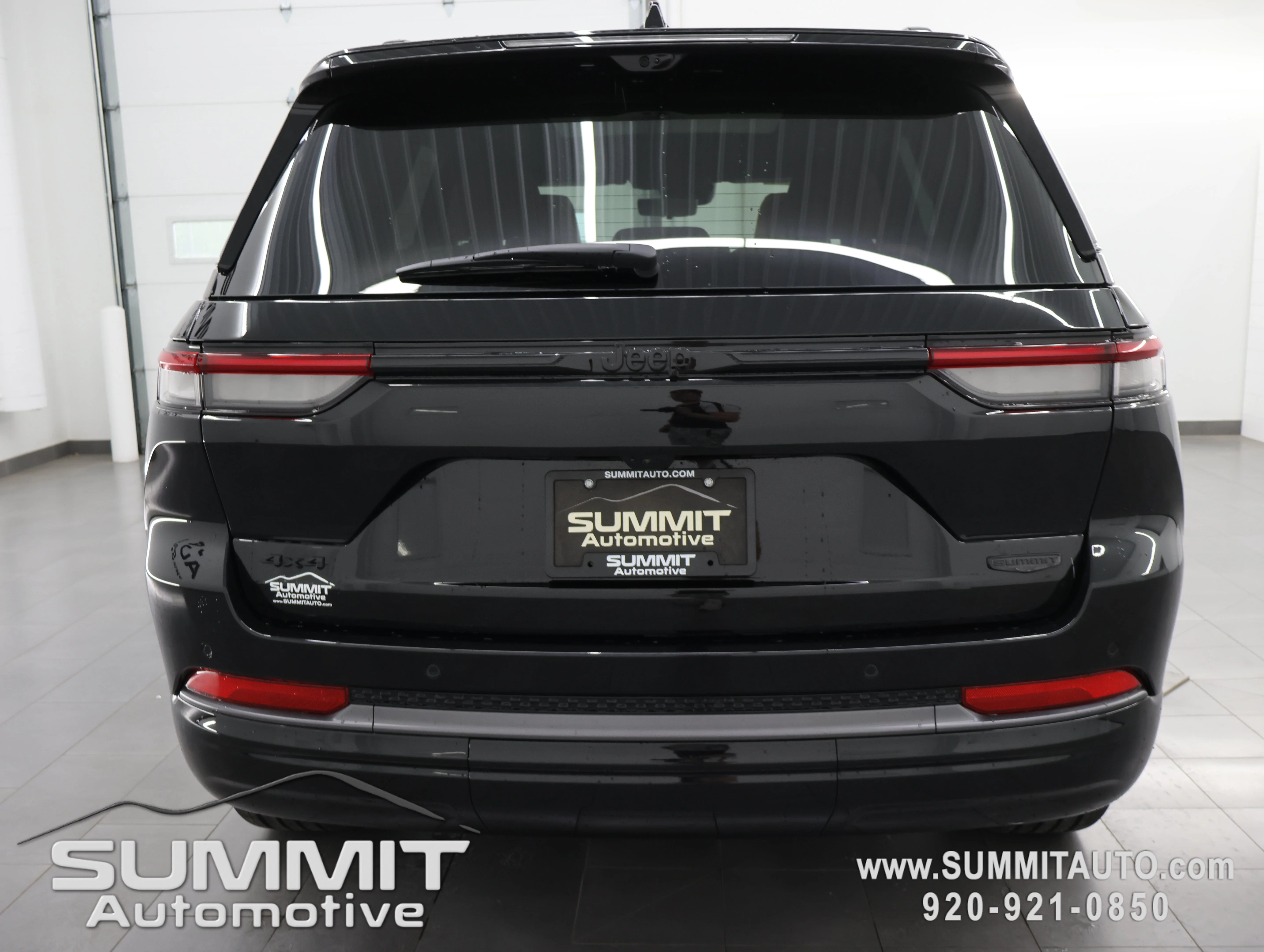 New 2026 Diamond Black Crystal Pearl-Coat Exterior Paint Jeep Summit image 31