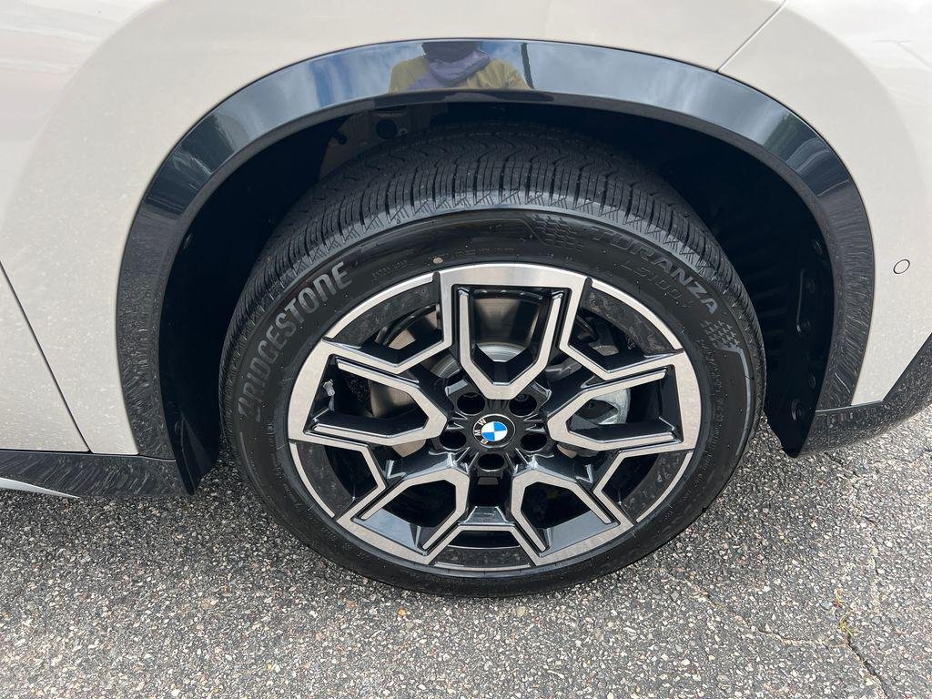New 2026 Dune Grey Metallic BMW xDrive28i image 2