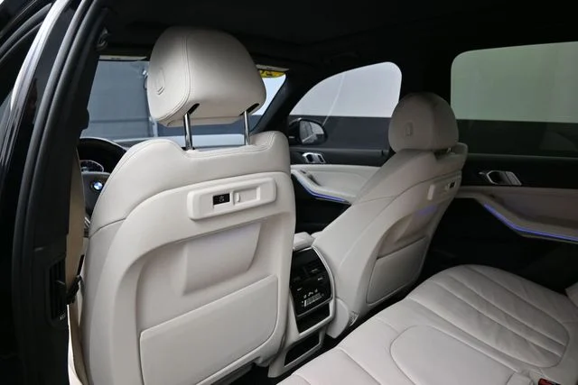 Used 2020 Black BMW sDrive40i image 20