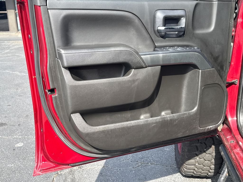 Used 2018 Red Chevrolet LT image 10