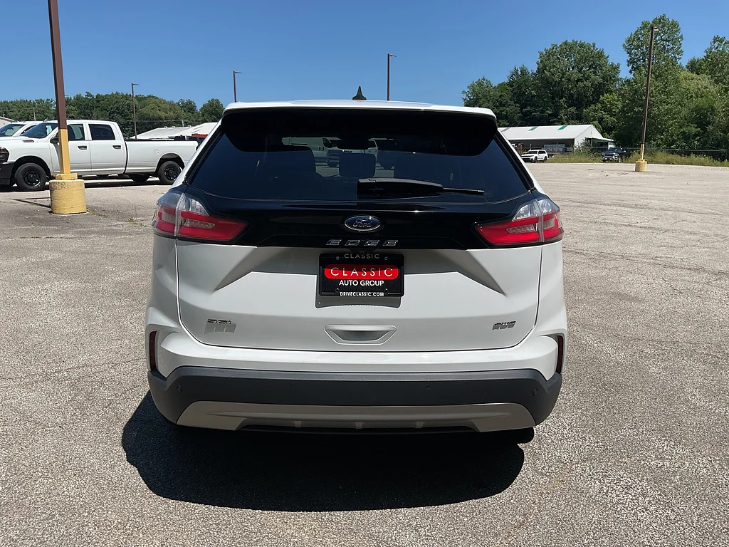 Used 2024 Oxford White Ford SEL image 6
