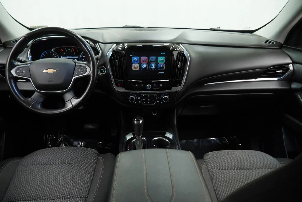 Certified Used 2018 GRAPHITE METALLIC Chevrolet LT Cloth image 3
