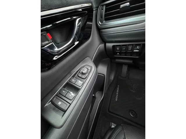 New 2026 CRYSTAL BLACK SILICA Subaru Limited Hybrid image 70