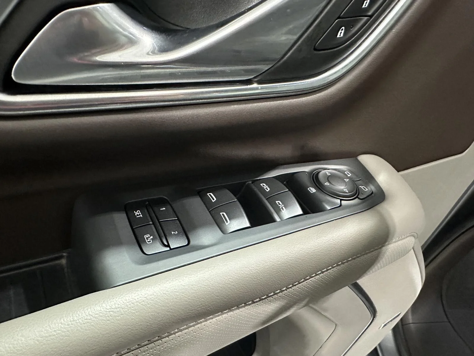 Used 2021 Satin Steel Metallic GMC SLT image 19