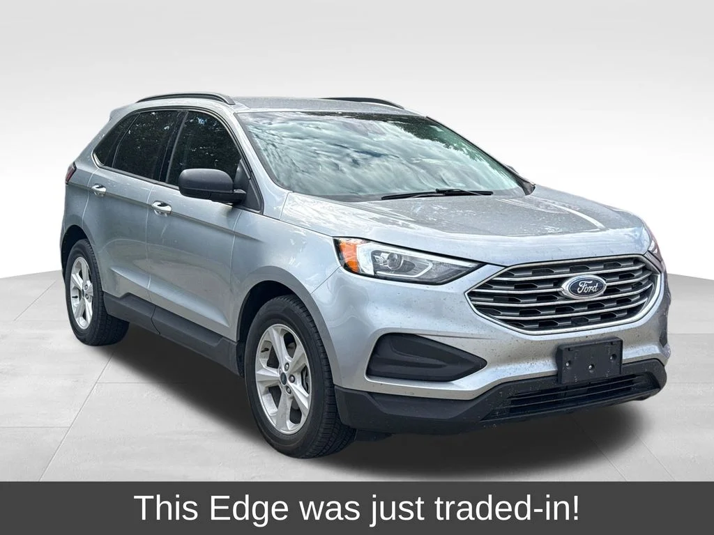 Used 2020 Iconic Silver Metallic Ford SE image 1
