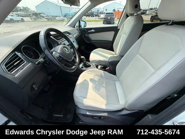 Used 2018 White Volkswagen 2.0T SE image 9