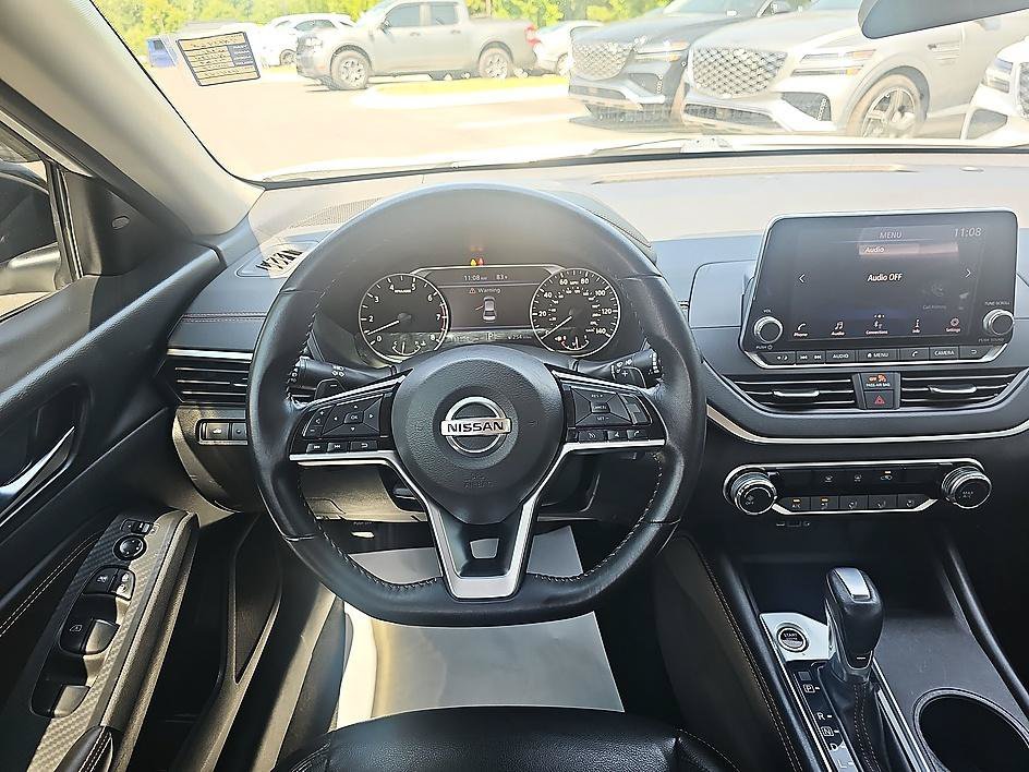 Used 2021 Glacier White Nissan 2.5 SR image 16
