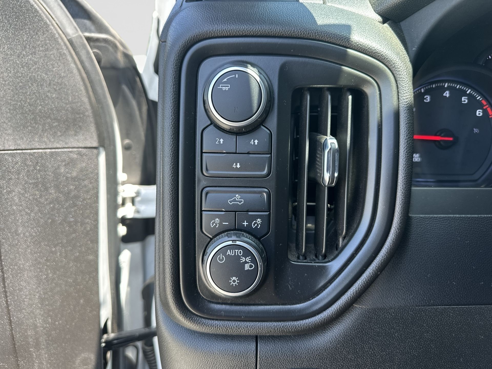 2023 Chevrolet Silverado 2500HD Custom - Photo 17
