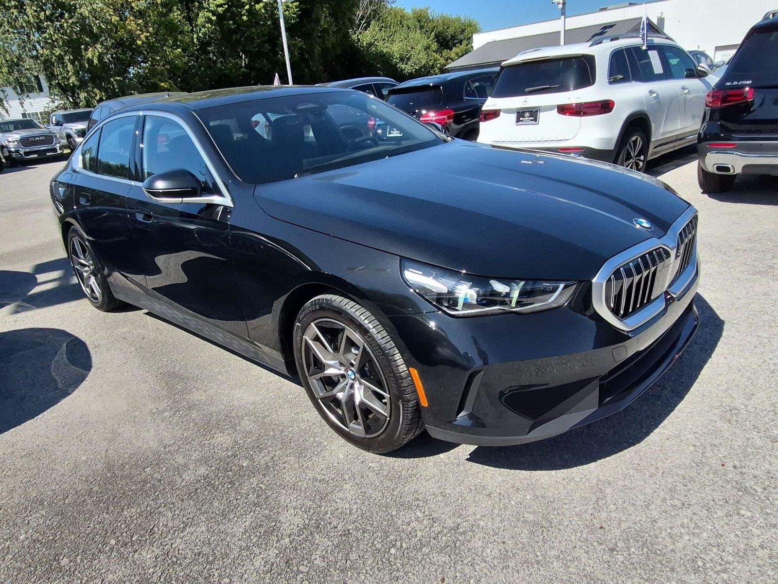 Used 2026 Black Sapphire Metallic BMW 530i image 7