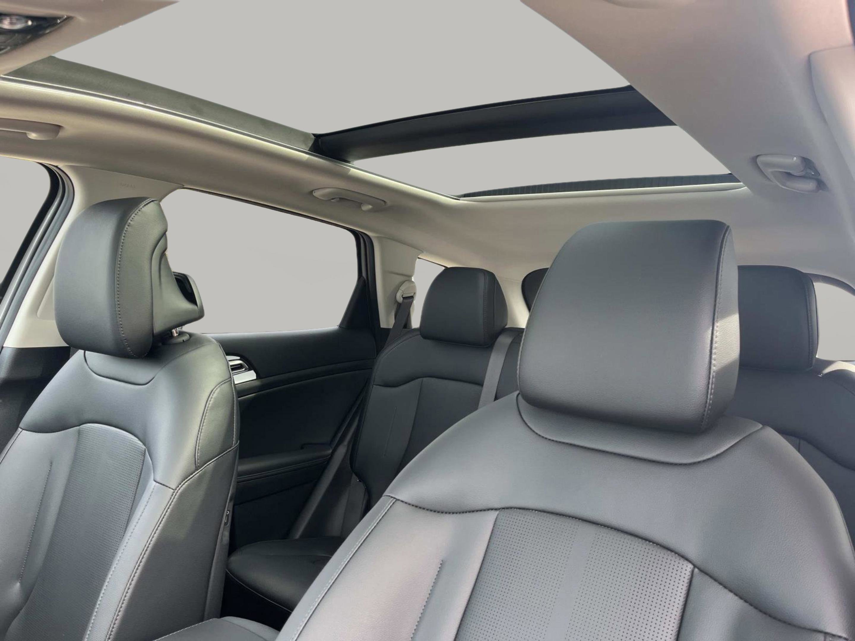 New 2026 Wolf Gray Kia EX image 27