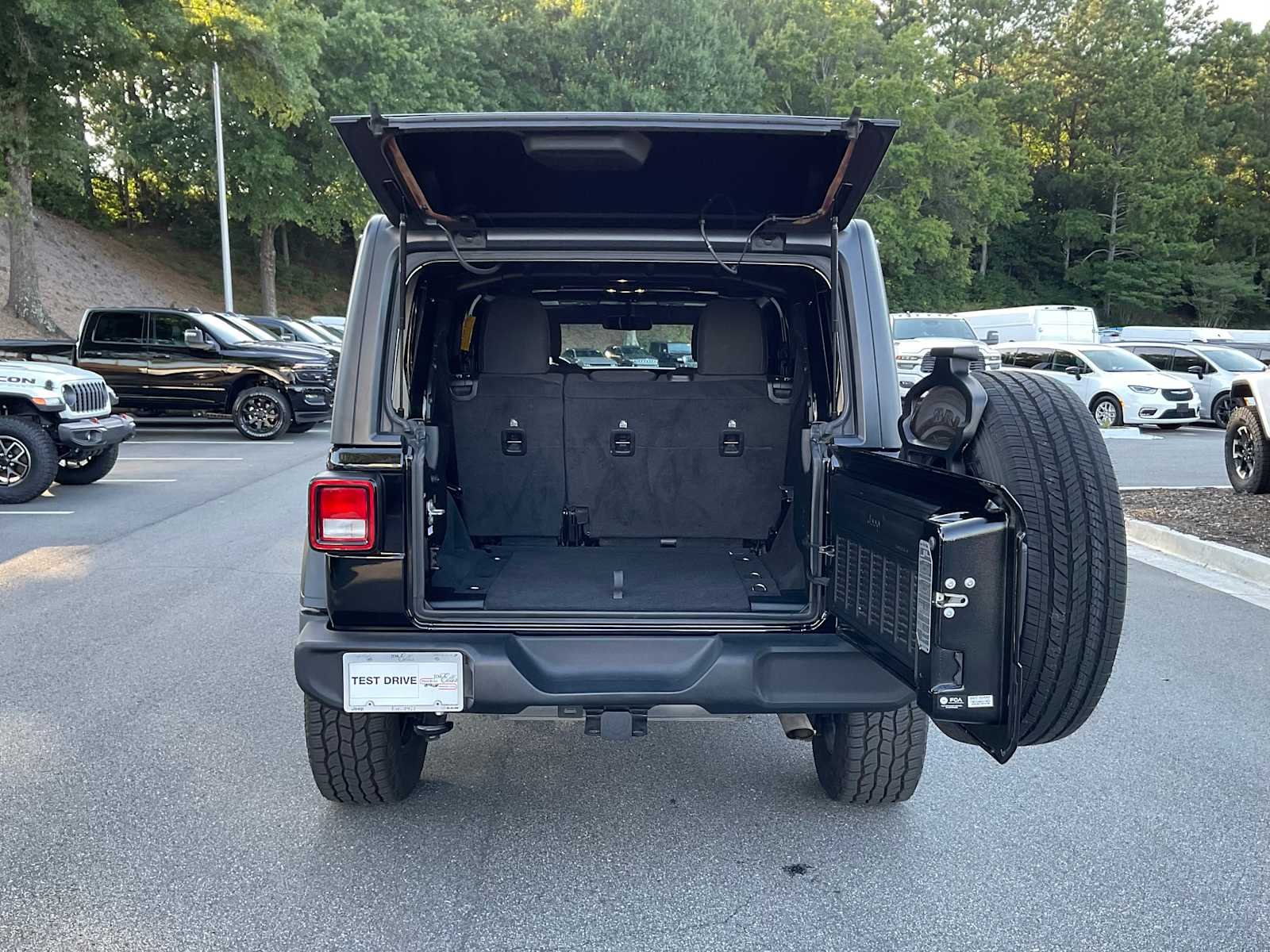 Used 2022 Black Clearcoat Jeep Unlimited Sport Altitude image 28