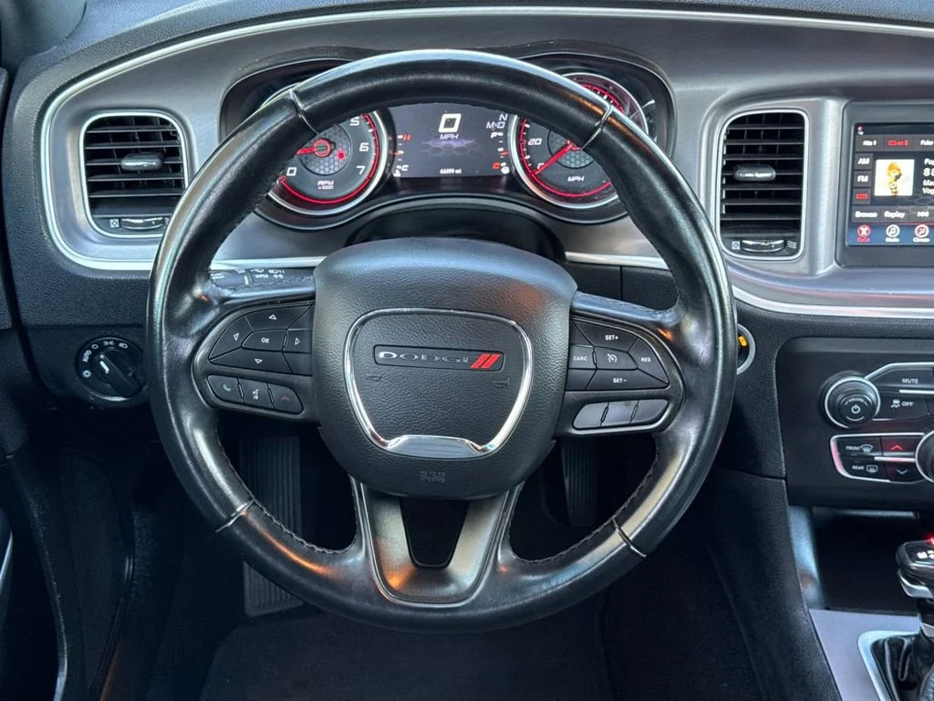Used 2022 White Dodge SXT RWD image 15