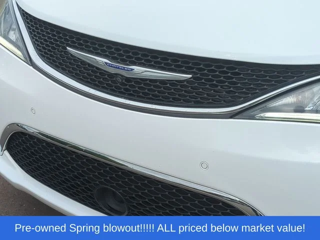 Used 2020 White Chrysler Limited image 36