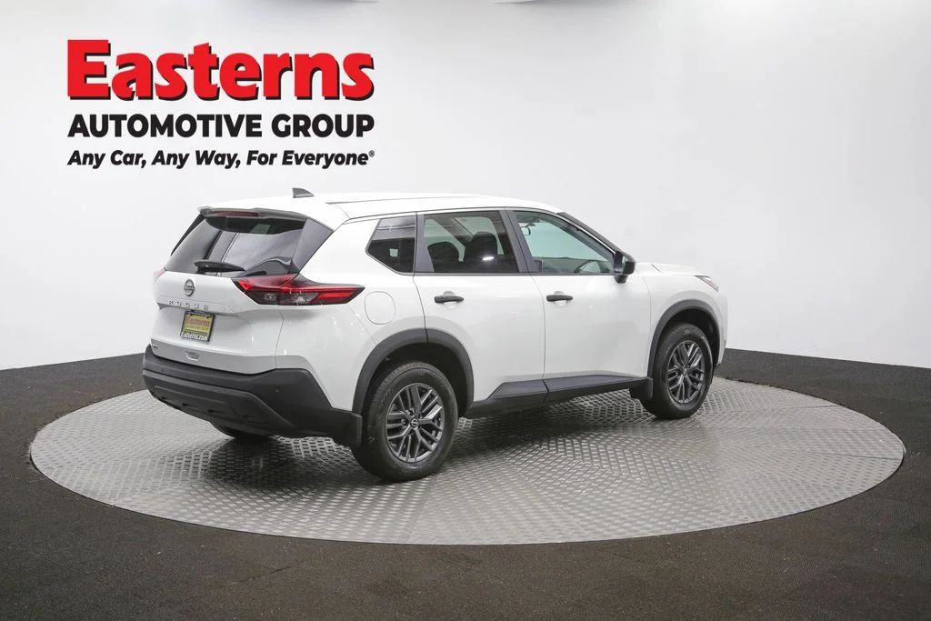 Used 2023 White Nissan S image 41