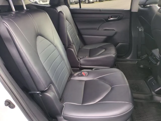Used 2023 Beige Toyota XLE image 33