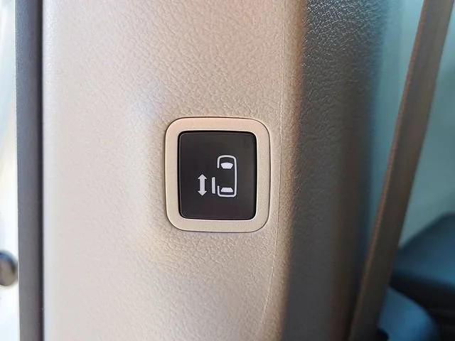 Used 2023 White Chrysler LX image 14