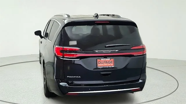 New 2027 Diamond Black Crystal Pearl-Coat Exterior Paint Chrysler Pinnacle image 10