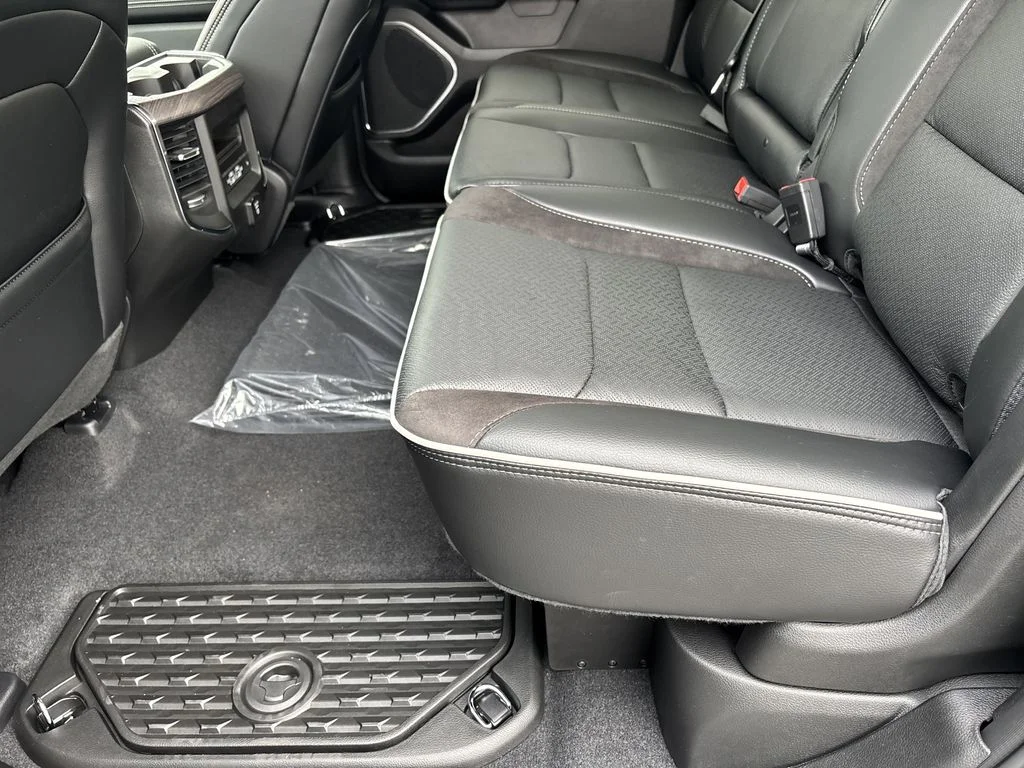 2026 RAM 1500 Laramie - Photo 21