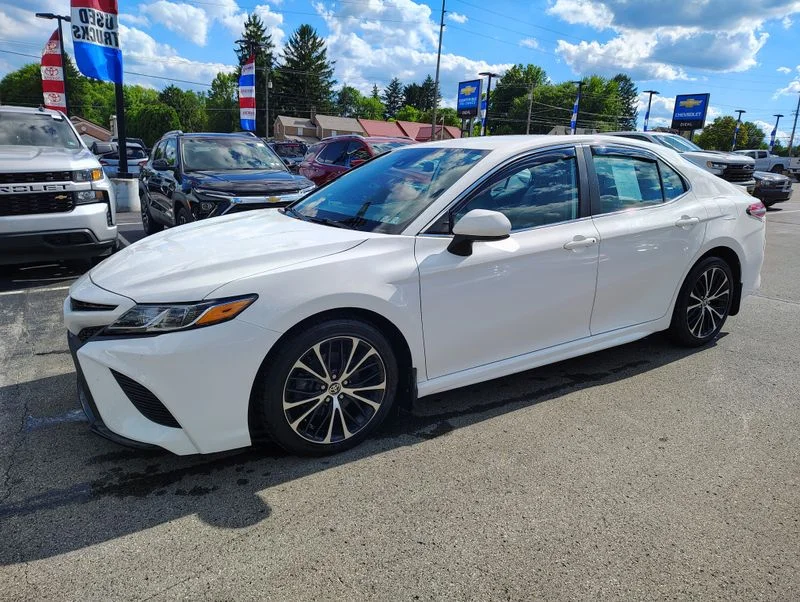 Used 2020 White Toyota SE image 8