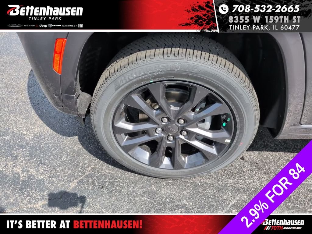 New 2026 Baltic Gray Metallic Clear-Coat Exterior Paint Jeep Limited Reserve image 14