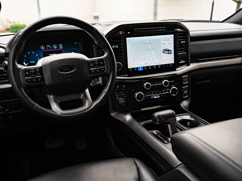 Used 2024 Star White Metallic Tri-Coat Ford LARIAT image 4