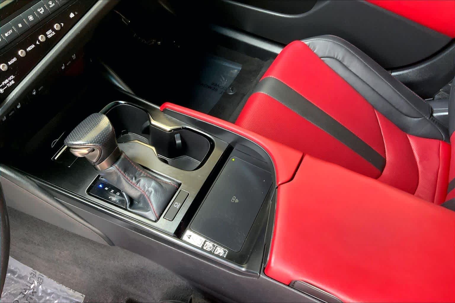 Used 2023 Ultra White Lexus F SPORT Handling image 17