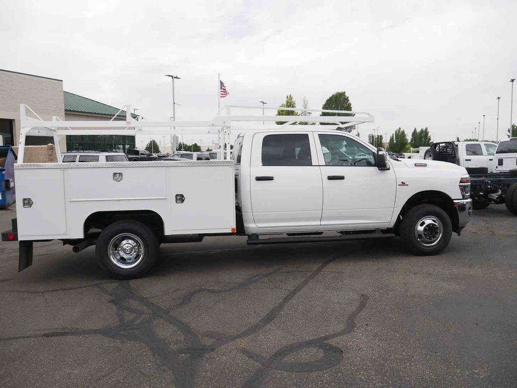 New 2026 Bright White Clear-Coat Exterior Paint RAM TRADESMAN image 12