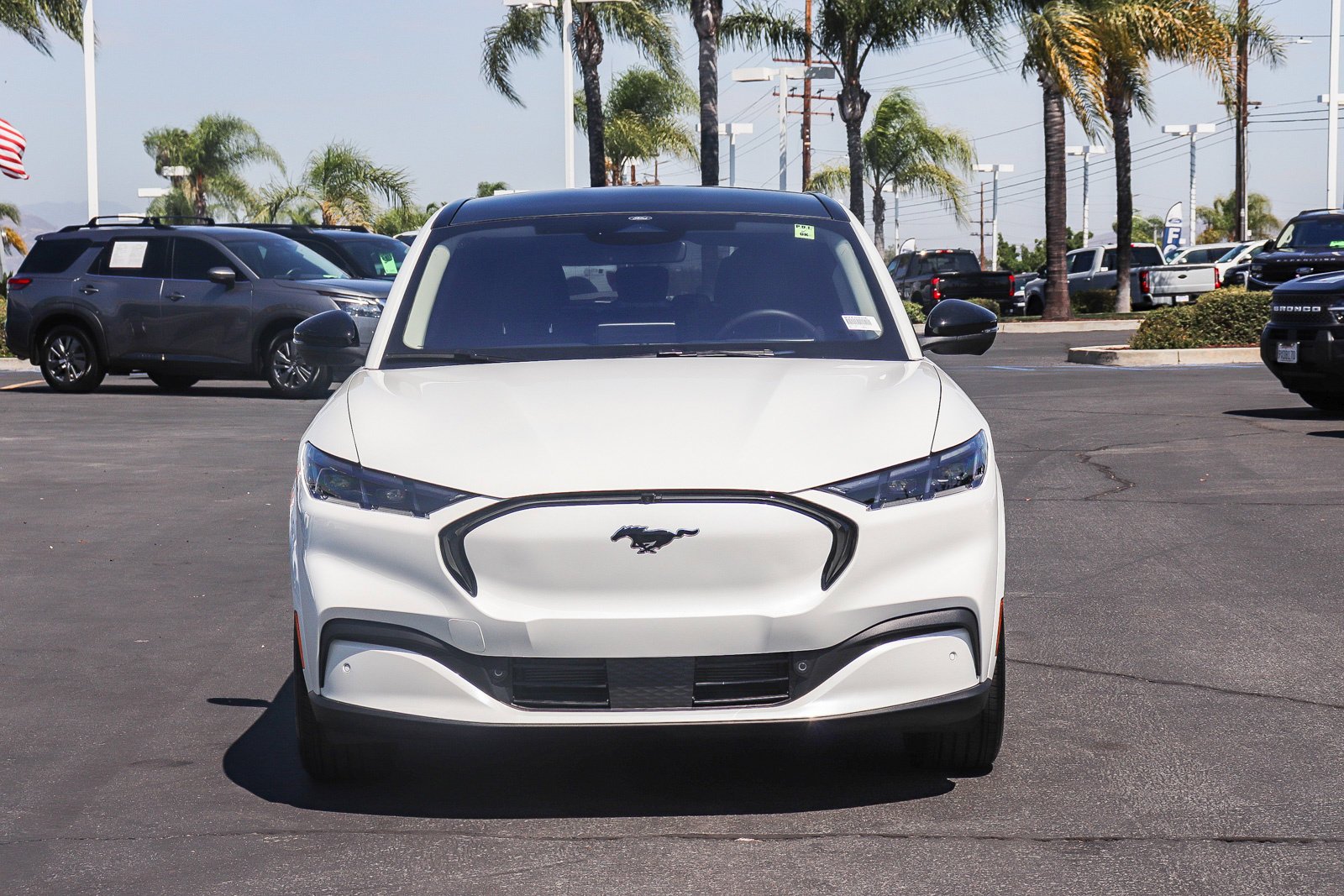 New 2026 Star White Metallic Tri-coat Ford Premium image 2