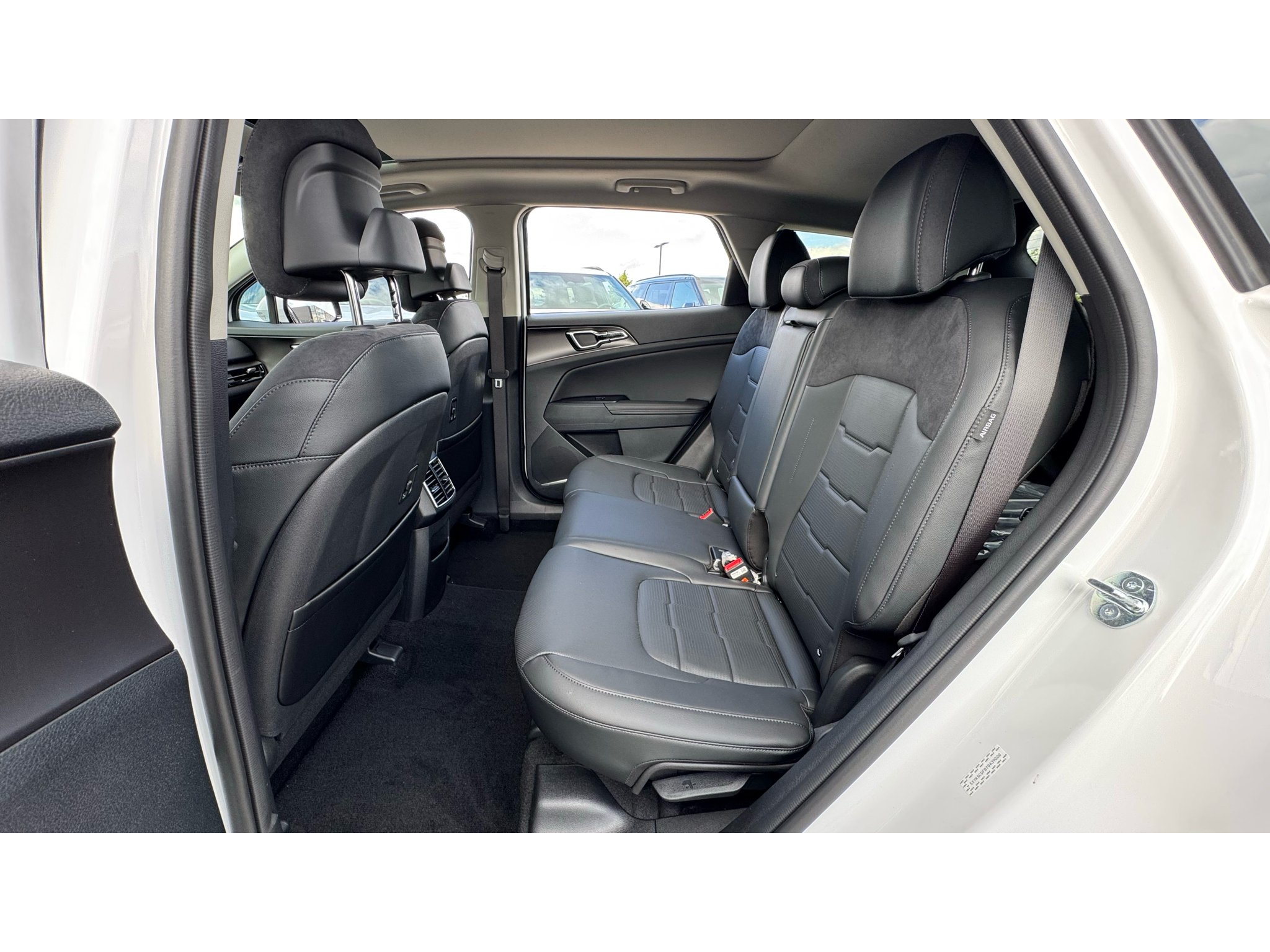 New 2027 Glacial White Pearl Kia SX Prestige image 27