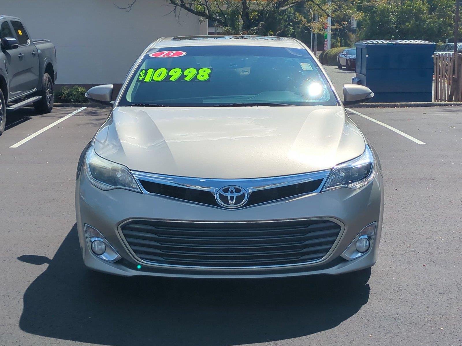 Used 2013  Toyota XLE Touring image 8