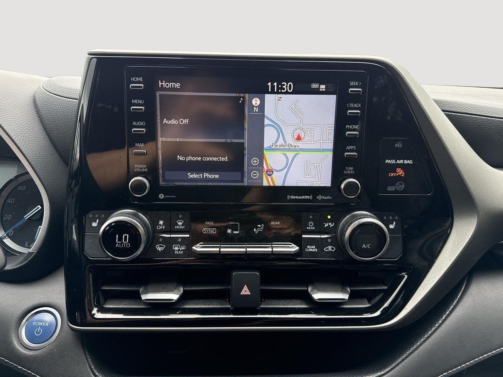 Used 2020 Midnight Black Metallic Toyota XLE image 22