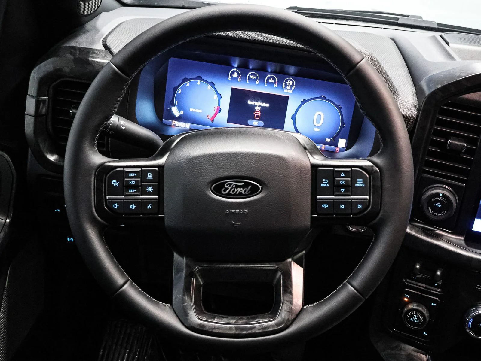 2025 Ford F-150 XLT - Photo 33