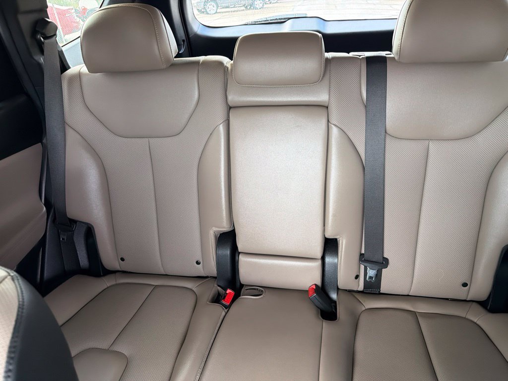 Used 2023 White Hyundai SEL image 16