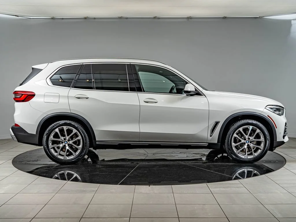 Used 2021 Alpine White BMW xDrive40i image 4