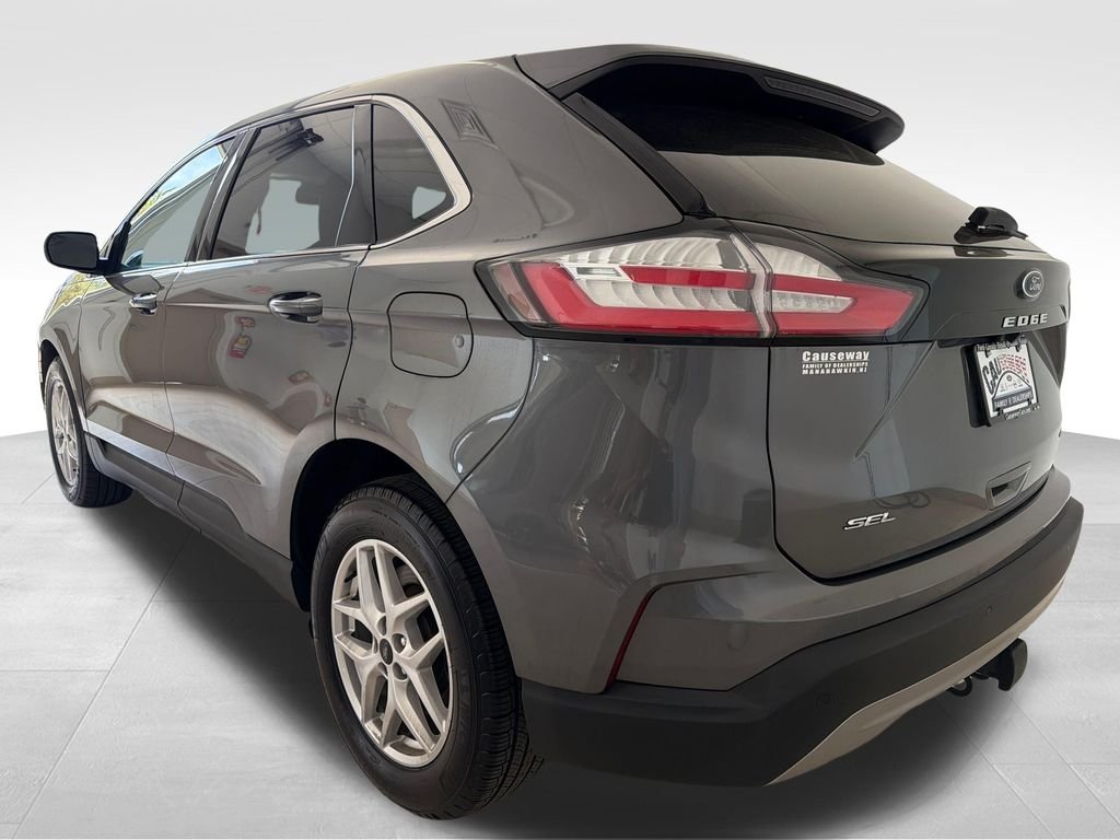 Used 2023 Gray Metallic Ford SEL image 5