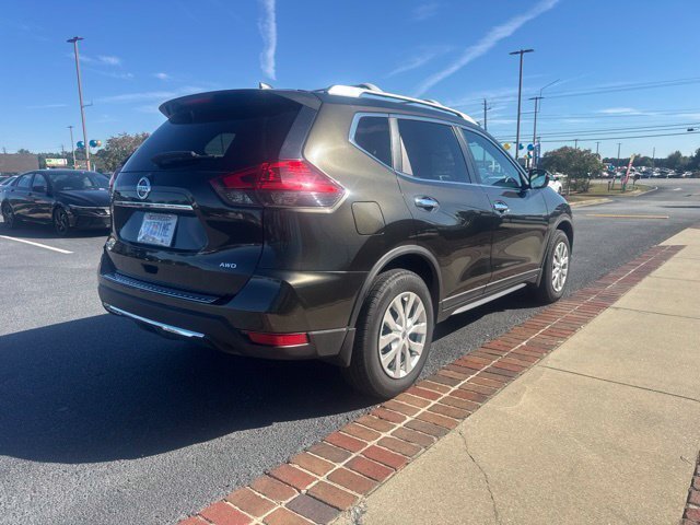 Used 2017 Black Nissan S image 7