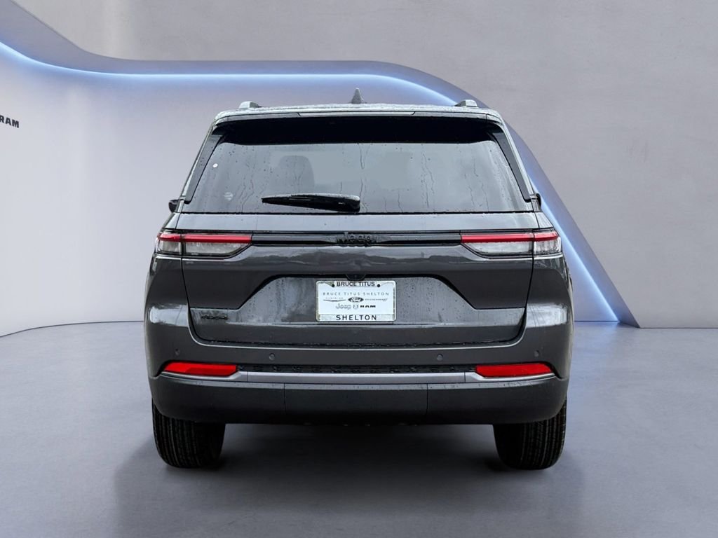 New 2026 Baltic Gray Metallic Clear-Coat Exterior Paint Jeep Altitude image 4