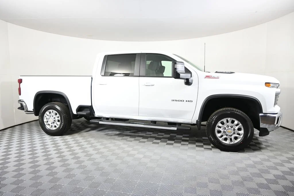 2026 Chevrolet Silverado 3500 HD LT - Photo 9